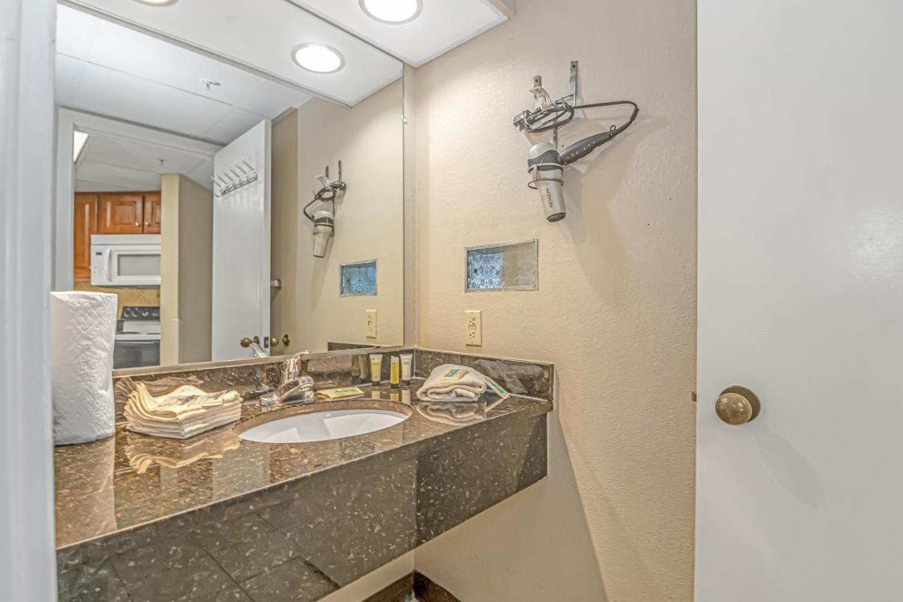 Oceanview 1 Bedroom Suite Landmark Resort 548 Perfect For A Couple Or Party Of 4 Миртъл Бийч Екстериор снимка